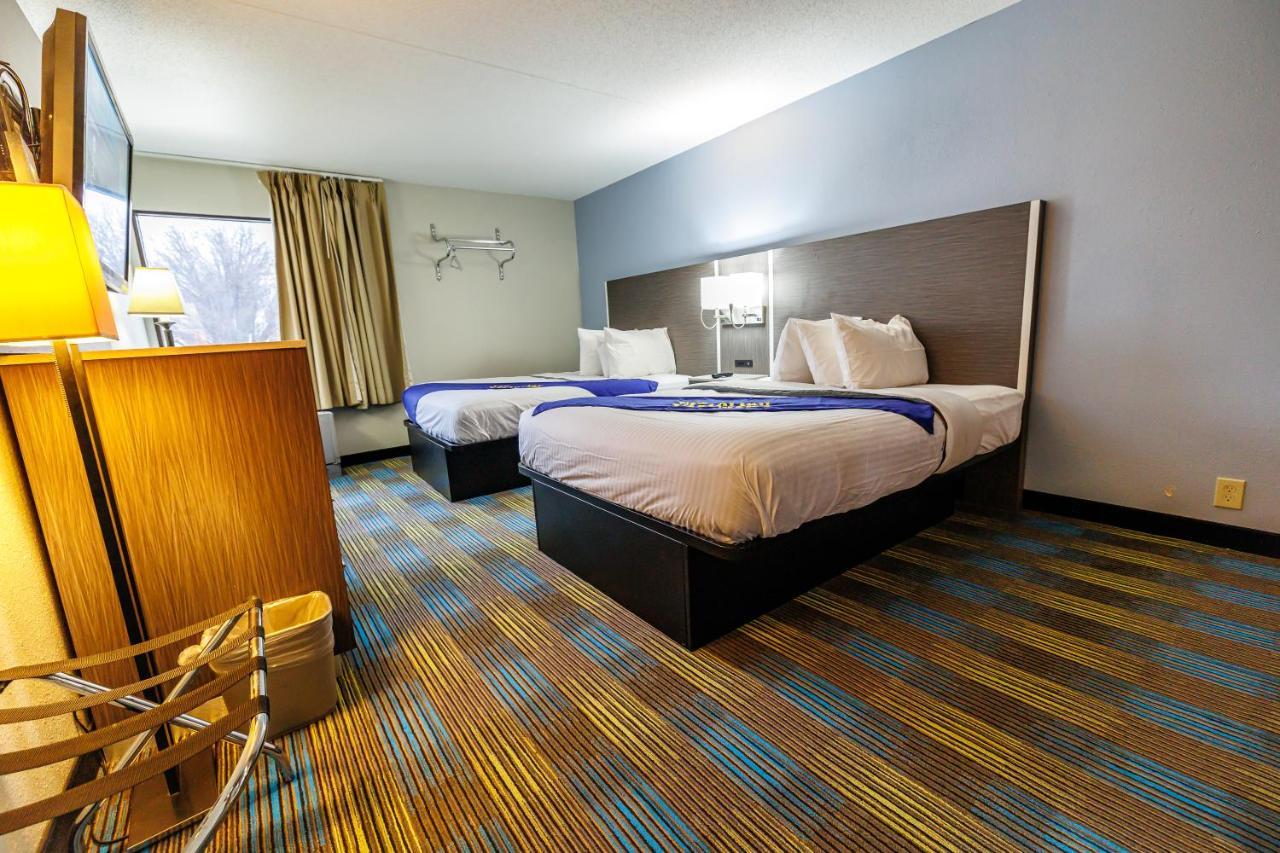New Victorian Inn & Suites Омаха Екстер'єр фото