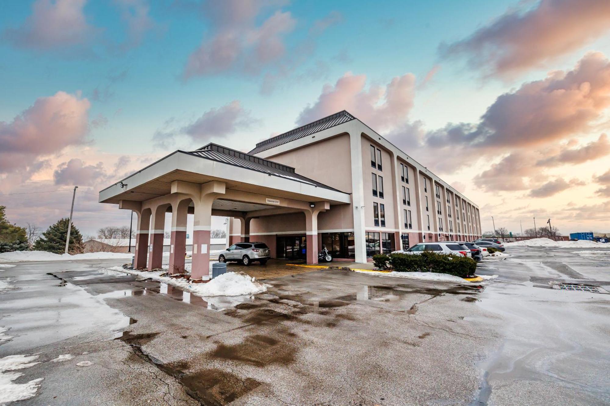 New Victorian Inn & Suites Омаха Екстер'єр фото