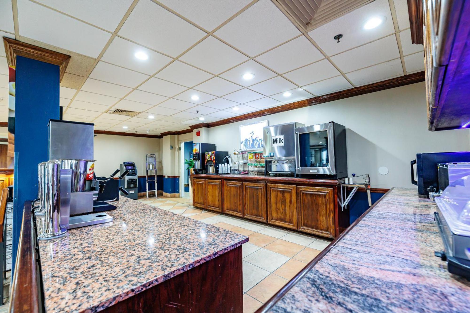 New Victorian Inn & Suites Омаха Екстер'єр фото