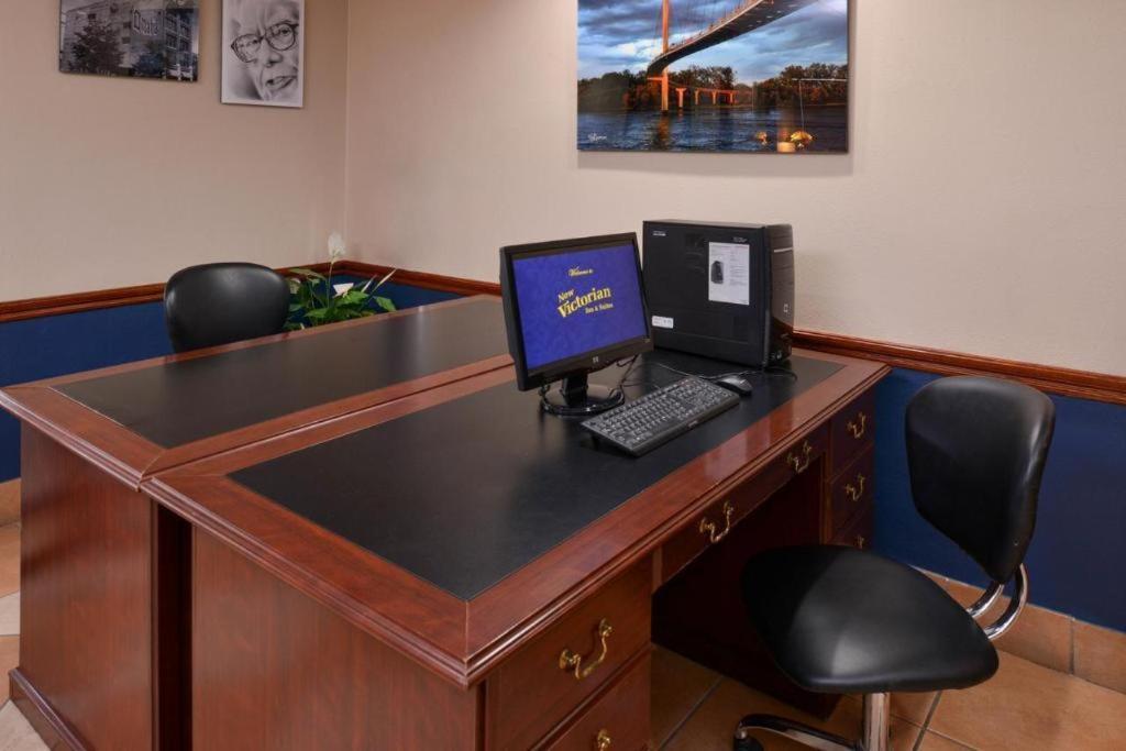 New Victorian Inn & Suites Омаха Екстер'єр фото