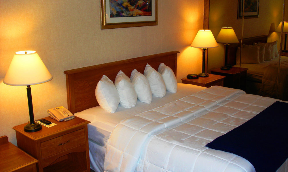 New Victorian Inn & Suites Омаха Екстер'єр фото