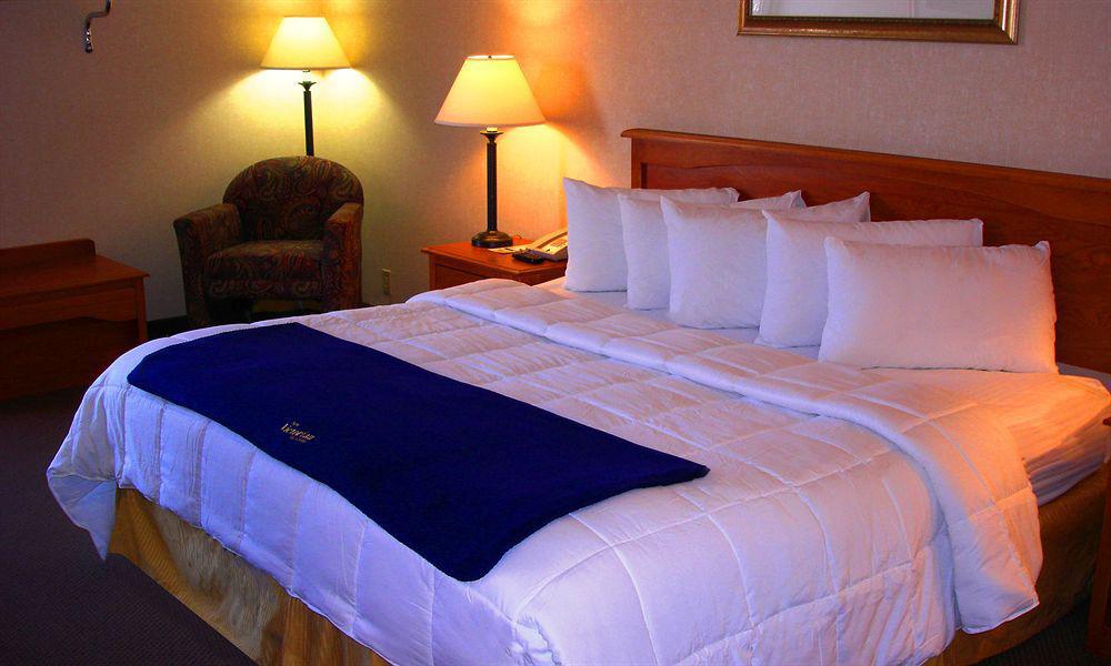 New Victorian Inn & Suites Омаха Екстер'єр фото